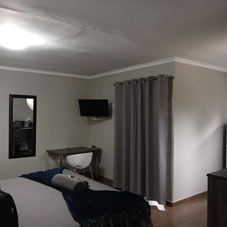Blue Sparrow Guest House 미델뷔르흐 외부 사진
